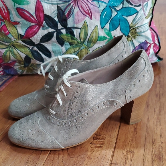 Sundance Lucette Shimmer Silver Women's Heeled Oxfords